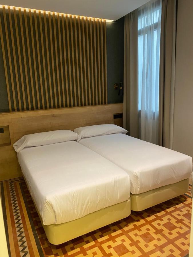 Fontanella By Bcn Urban Rooms Барселона Екстериор снимка